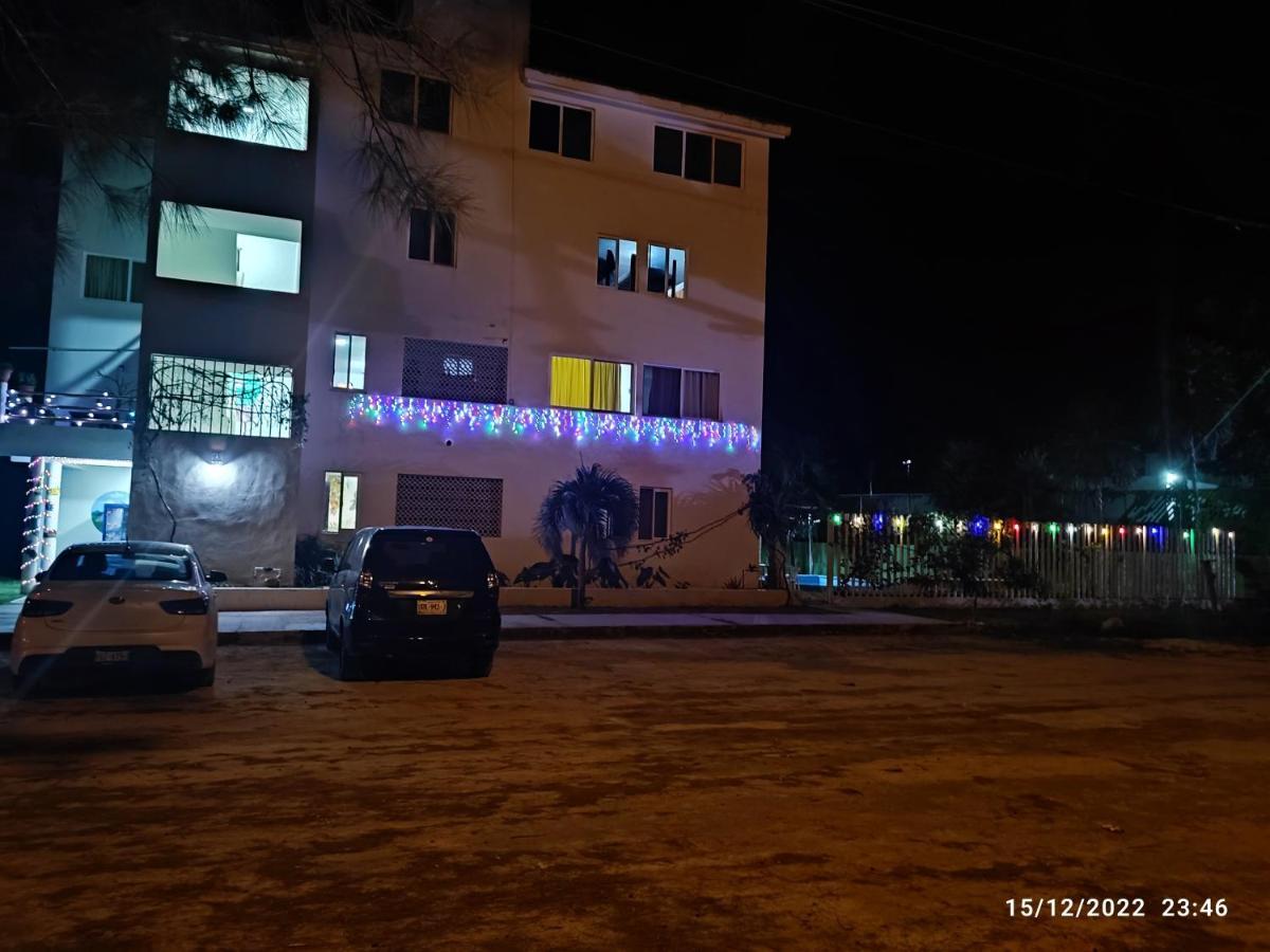 Punta Sam Hostel Канкун Екстериор снимка