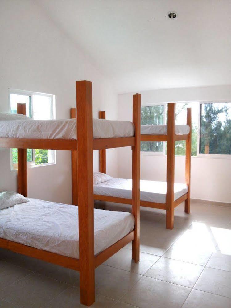 Punta Sam Hostel Канкун Екстериор снимка