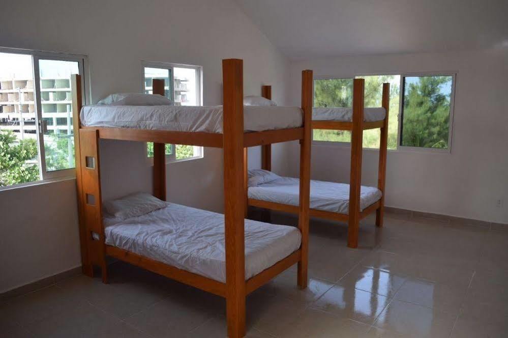 Punta Sam Hostel Канкун Екстериор снимка