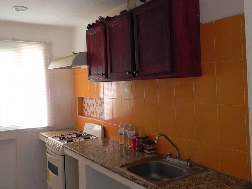 Punta Sam Hostel Канкун Екстериор снимка